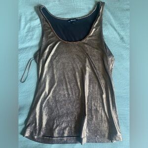 Express gold tank with‎ chain collar